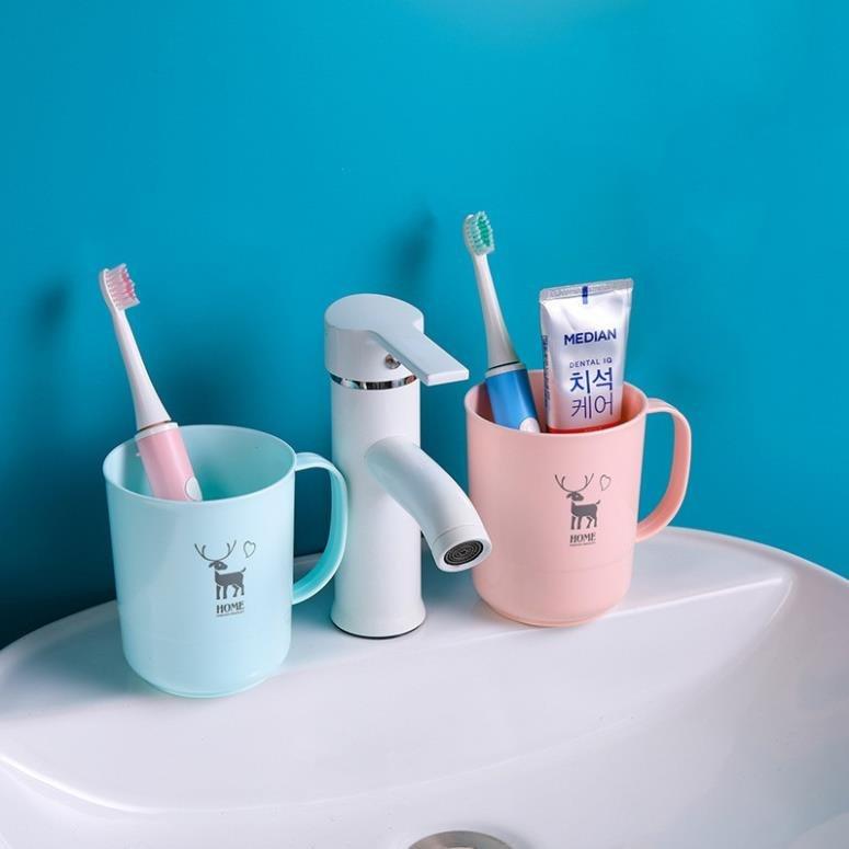 Cốc nhựa uống nước 500ml - Cốc đánh răng con hươu có quai cầm cao cấp