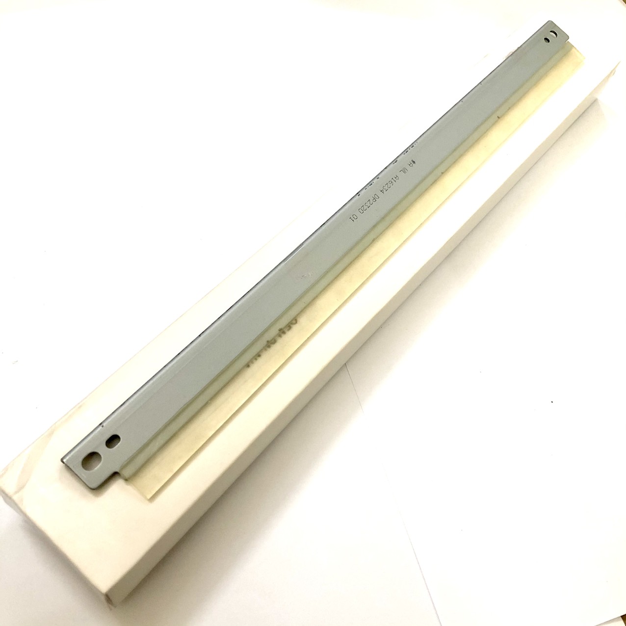 Gạt mực (gạt Drum) Toshiba 555: Dùng cho máy photocopy Toshiba  2006 | 205  | 255| 256 | 305| 355 | 356 | 455 | 456 | 357 | 457 | 2006 | 2507 | 2303 | 2803 | 2309 | 2809 | 2508 | 2518 | 3018 | 5018A | 3518A | 4508A | 4518A | 5008A  ( HA - Hàng nhập khẩu )