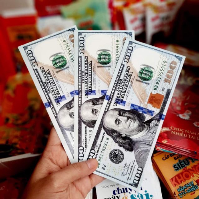 Bao lì xì “100 Dollar” phong cách độc lạ cho dịp Lễ Tết