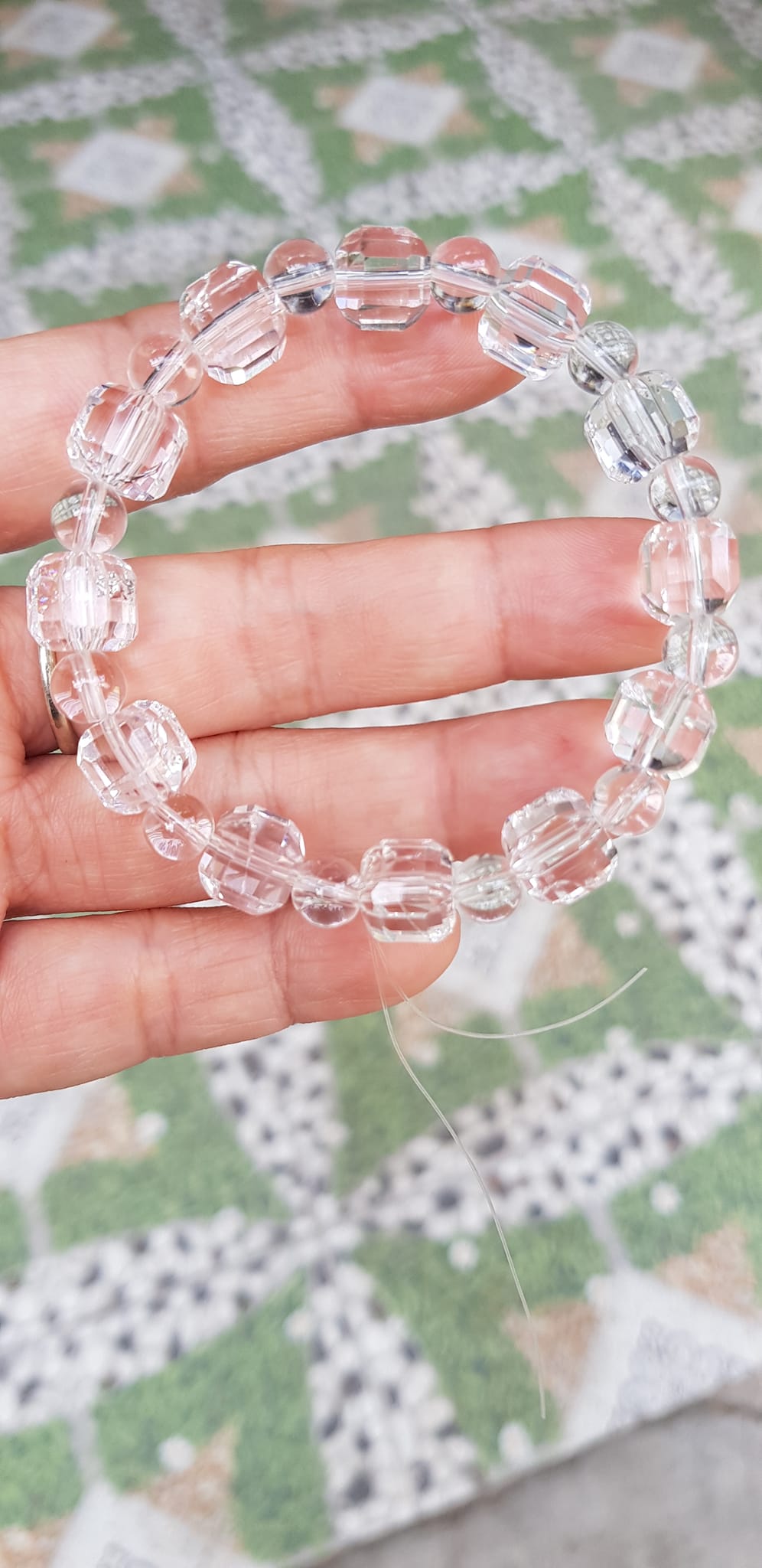 Vòng tay phong thuỷ nữ đá thạch anh trắng trong tự nhiên kiểu vuông giác tròn Size hạt vuông 10mm hạt tròn nhỏ 6mm Nữ mệnh kim mệnh Thủy đeo hợp may mắn tốt sức khoẻ công việc ạ
