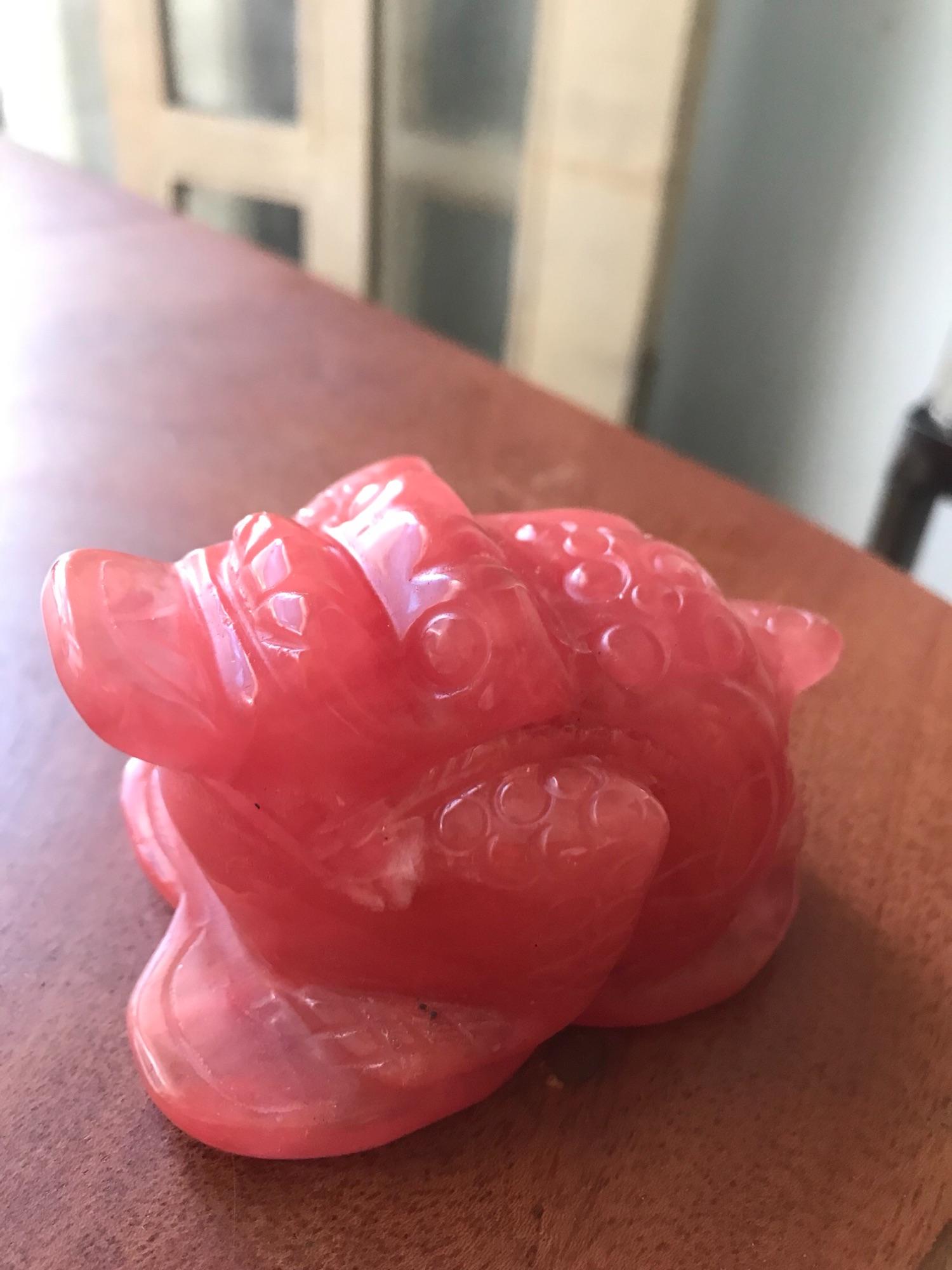 Tượng Cóc Thiềm Thừ Phong Thủy Đá Hồng Tự Nhiên Size Nhỏ Dài 9cm Đk 5cm Anh Chị mệnh Hỏa Mệnh Thổ hợp trưng trên bàn bàn thờ thần tài hay trong két may mắn tài lộc  ạ