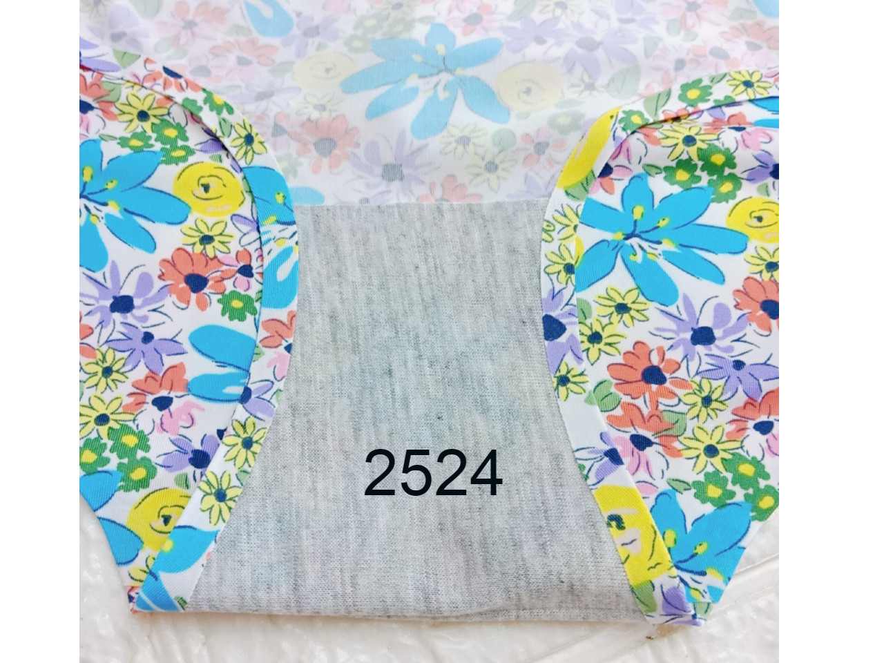 Combo 10 quần lót Su bông. Quần được thiết kết ôm sát vòng 3 tạo sự thoáng mát dễ chịu.