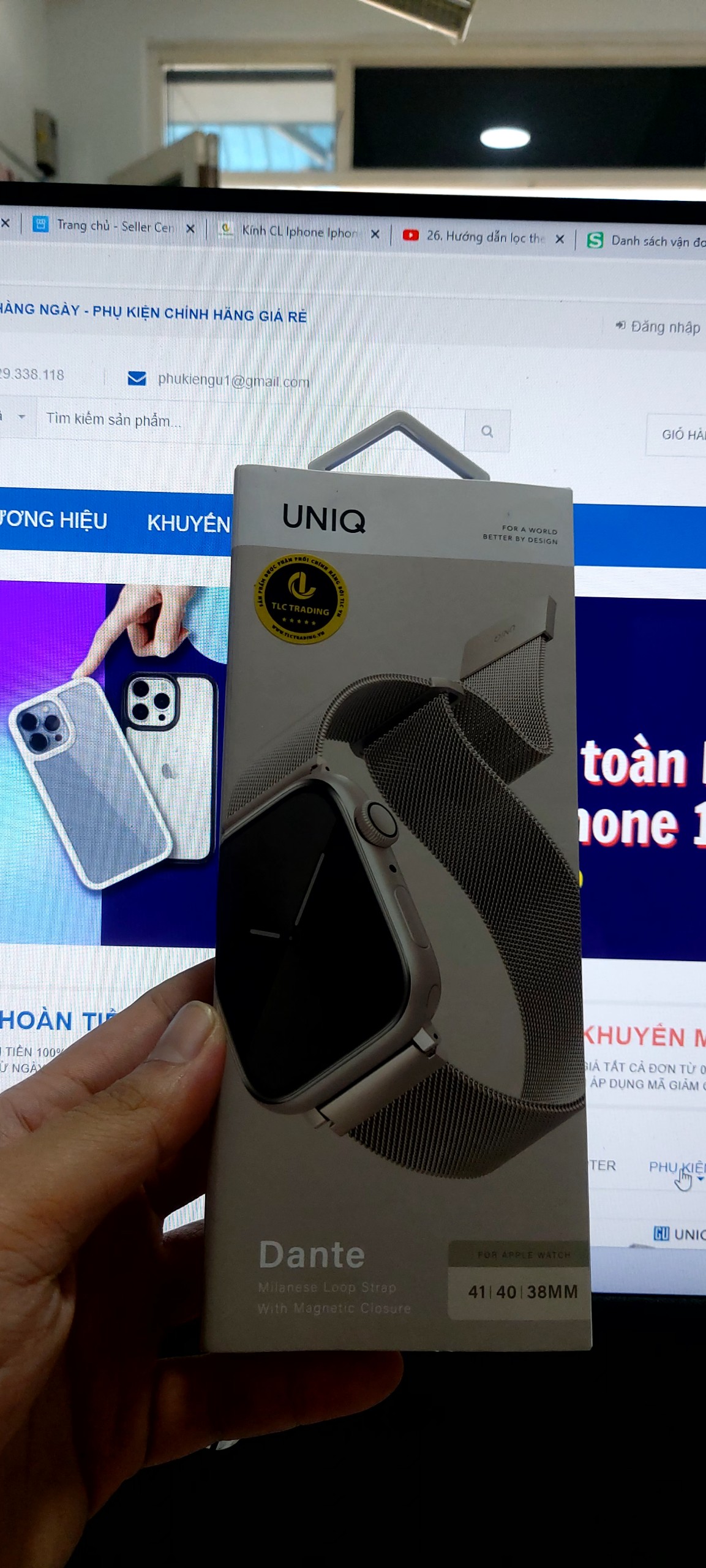 Kính Cường Lực UNIQ OPTIX Vivid Clear Dành Cho iPhone 15/15 Plus/ 15 Pro/ 15 Pro Max hiển thị rõ nét chính xác màu Hàng Chính Hãng