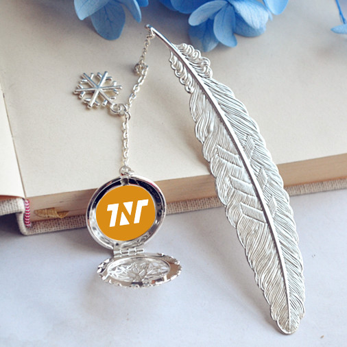 ( không kèm hộp ) Bookmark lông vũ in hình nhóm nhạc TNT THỜI ĐẠI THIẾU NIÊN ĐOÀN idol kim loại mỏng