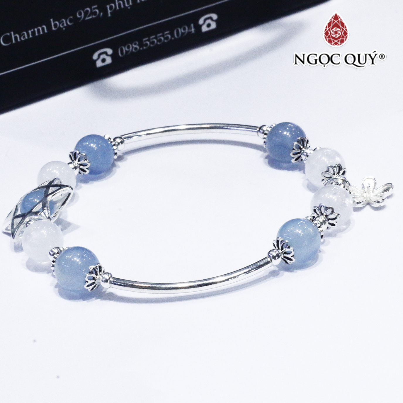 Vòng thạch anh ưu linh trắng phối aquamarine charm bạc - Ngọc Quý Gemstones