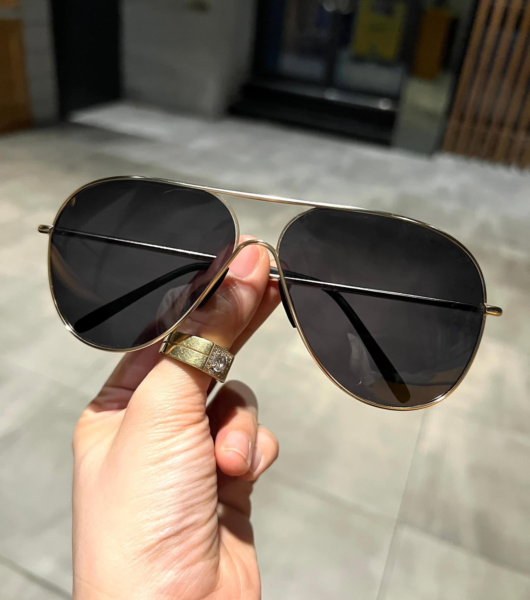 Kính râm cổ điển chống nắng, chống tia UV cao cấp cho nam