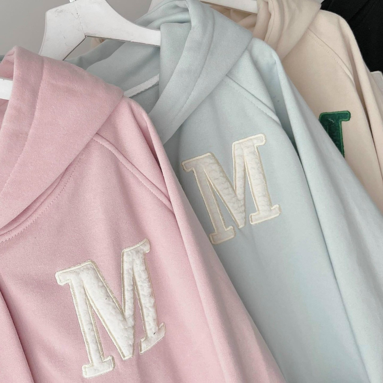 Áo Hoodie Khoác nút nỉ bông thêu M màu xanh form rộng nam nữ, [ẢNH THẬT-CÓ SẴN] Áo Khoác Nỉ Thêu M Màu Mint Form Rộng Unisex Nam Nữ Có Túi Trước, Áo Khoác Nỉ UNISEX ️ Áo nỉ cài cục khoác ngoài kiều dáng ULZZANG, áo cardigan có nón phối nút