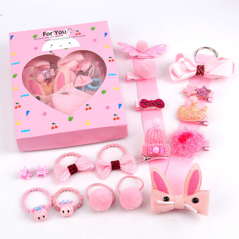 Hộp phụ kiện nơ kẹp , cột tóc cho bé bao gồm 18 chi tiết với phong cách Hàn Quốc  , chất liệu cao cấp nên rất tinh xảo , không gây đau đầu khi bé buột , có thể làm quà tặng xinh xắn cute rất đẹp cho bé yêu