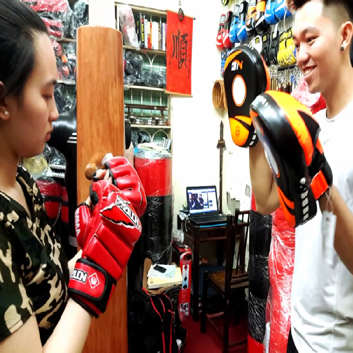 Bao cát đấm bốc boxing UFC tự đứng tặng kèm Găng MMA Fighter + băng đa 3M + Bóng phản xạ treo đầu