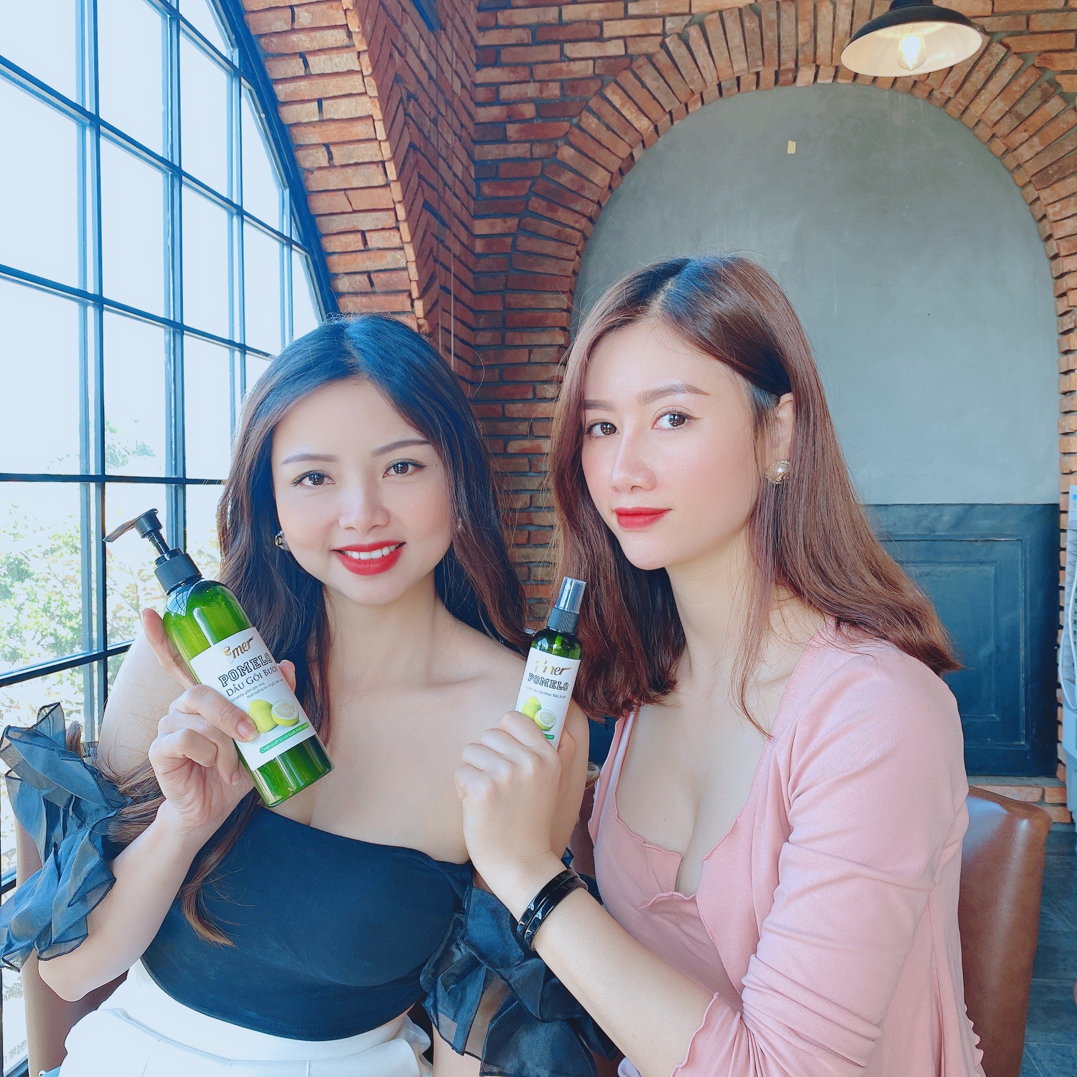 Dầu Gội Bưởi Pomelo EMER giúp giảm rụng, kích thích mọc tóc, phục hồi hư tổn 300ml