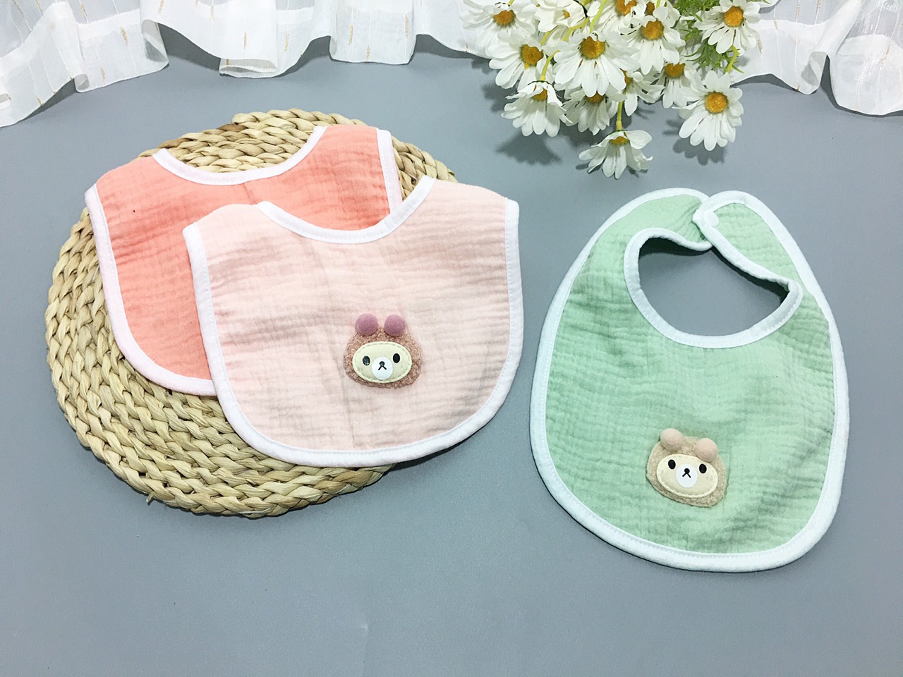 Khăn yếm cúc bấm dáng chữ U siêu mềm mịn cao cấp đính thỏ dễ thương