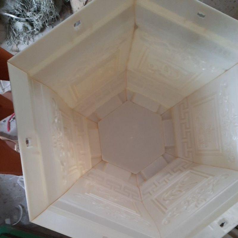 Khuôn Chậu lục giác rộng 60 cao 40 mẫu phúc lộc thọ trộn sen kèm chân quỳ