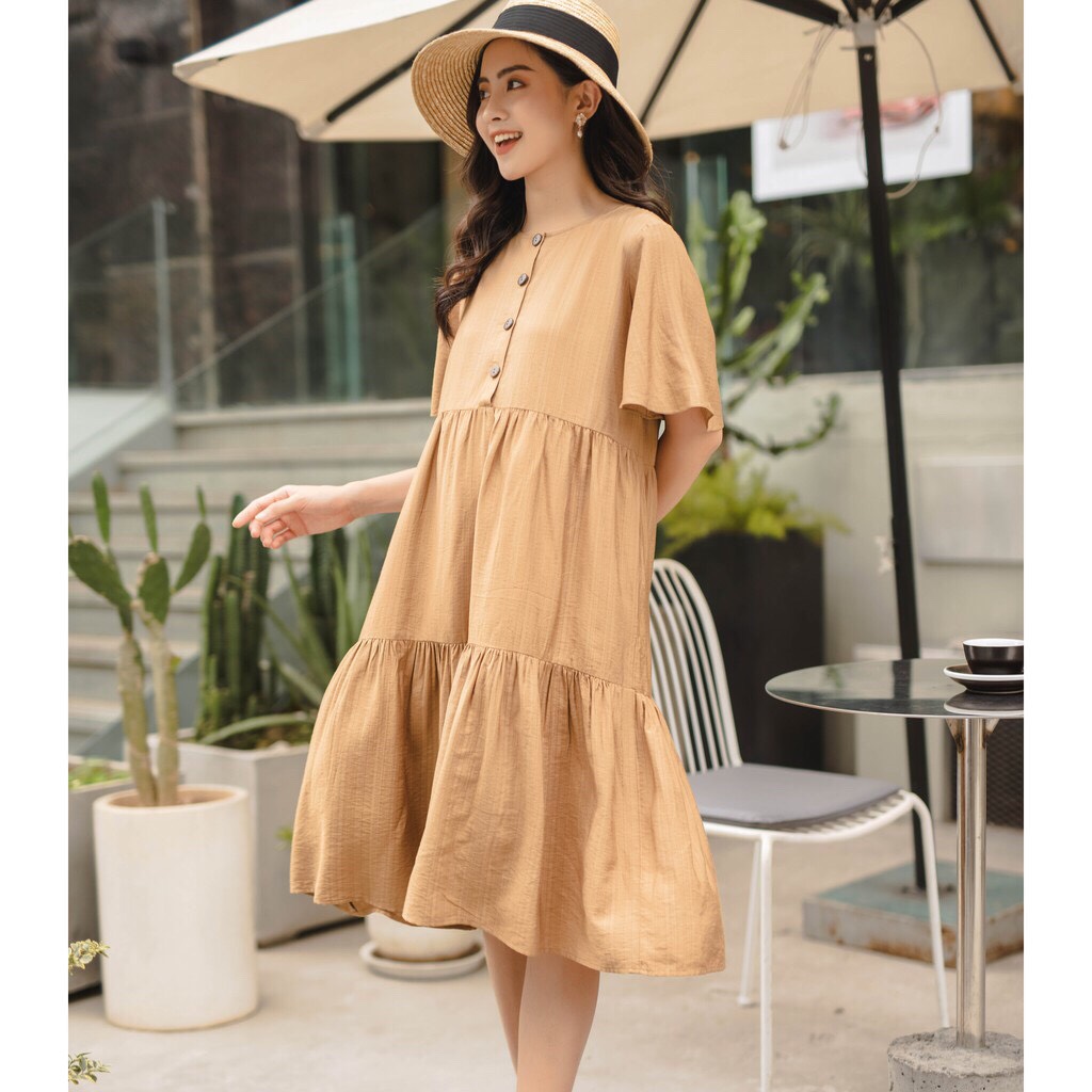 Váy đầm bầu sau sinh Lisa Dress chất đũi Hàn thoáng mát, dáng babydoll che khuyết điểm, có khuy tiện cho bé ti, thích hợp mặc đi làm, đi chơi, đi tiệc - Thiết kế bởi LAMME