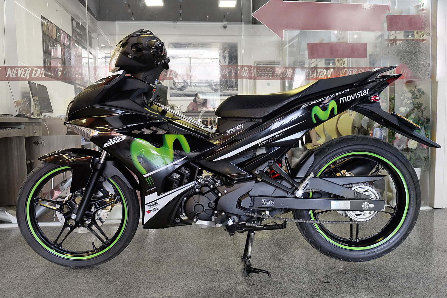 Tem trùm Exciter 150 Green Movistar