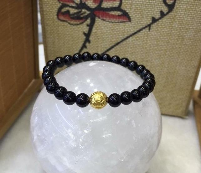 Vòng Tay Phong Thủy Đá Mã Não Đen 8 Ly Mix Charm Bạc Mạ Vàng 24K