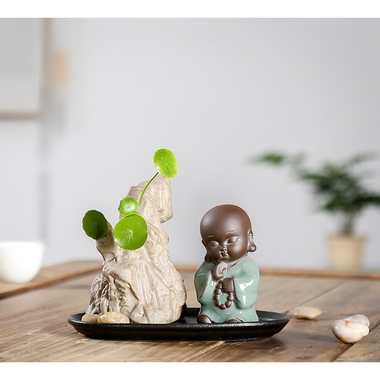 Tượng Chú Tiểu Bên Chậu Núi Đế Gốm Đen Decor_ Hàng Chính Hãng