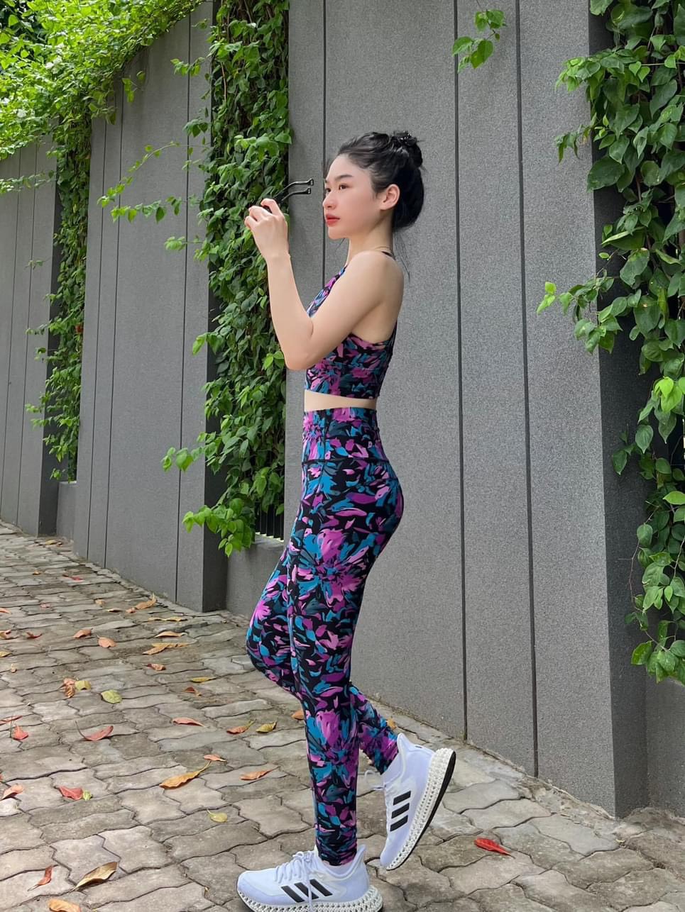 BỘ ĐỒ THỂ THAO NỮ QUẦN DÀI ÁO BRA DÂY CHÉO ĐAN LƯNG HÀNG THIẾT KẾ
