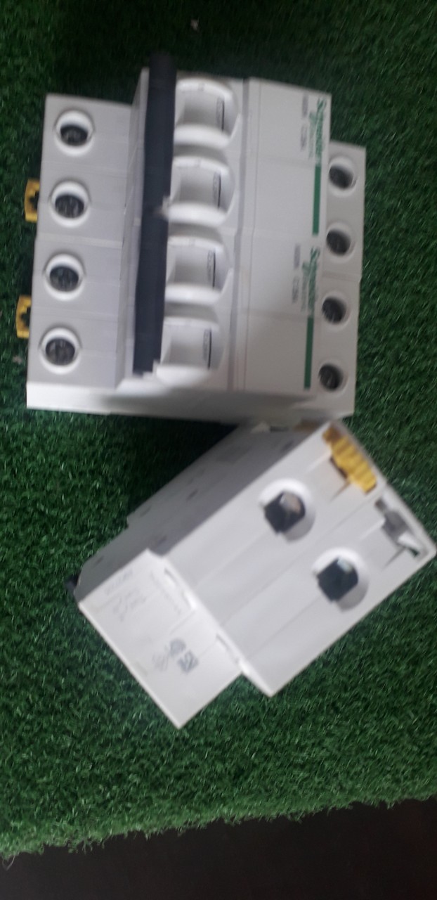 Cầu dao MCB 2P-25A 6kA A9K27225 Schneider