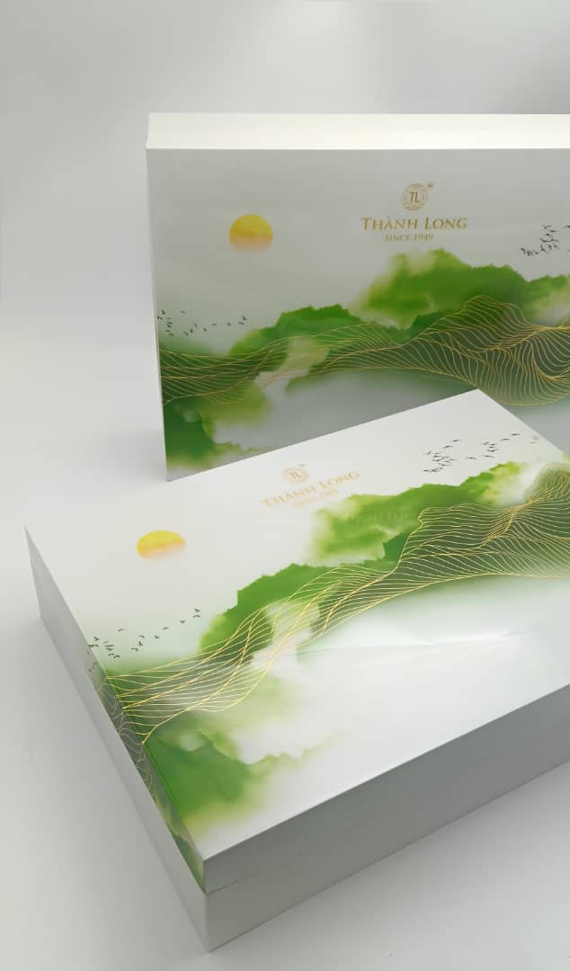 Bộ hộp Bánh trung thu Kim Cương 4 bánh 2 trứng 270g  -Thành Long - 1080g - tặng 1 hộp trà - VIỆT NAM