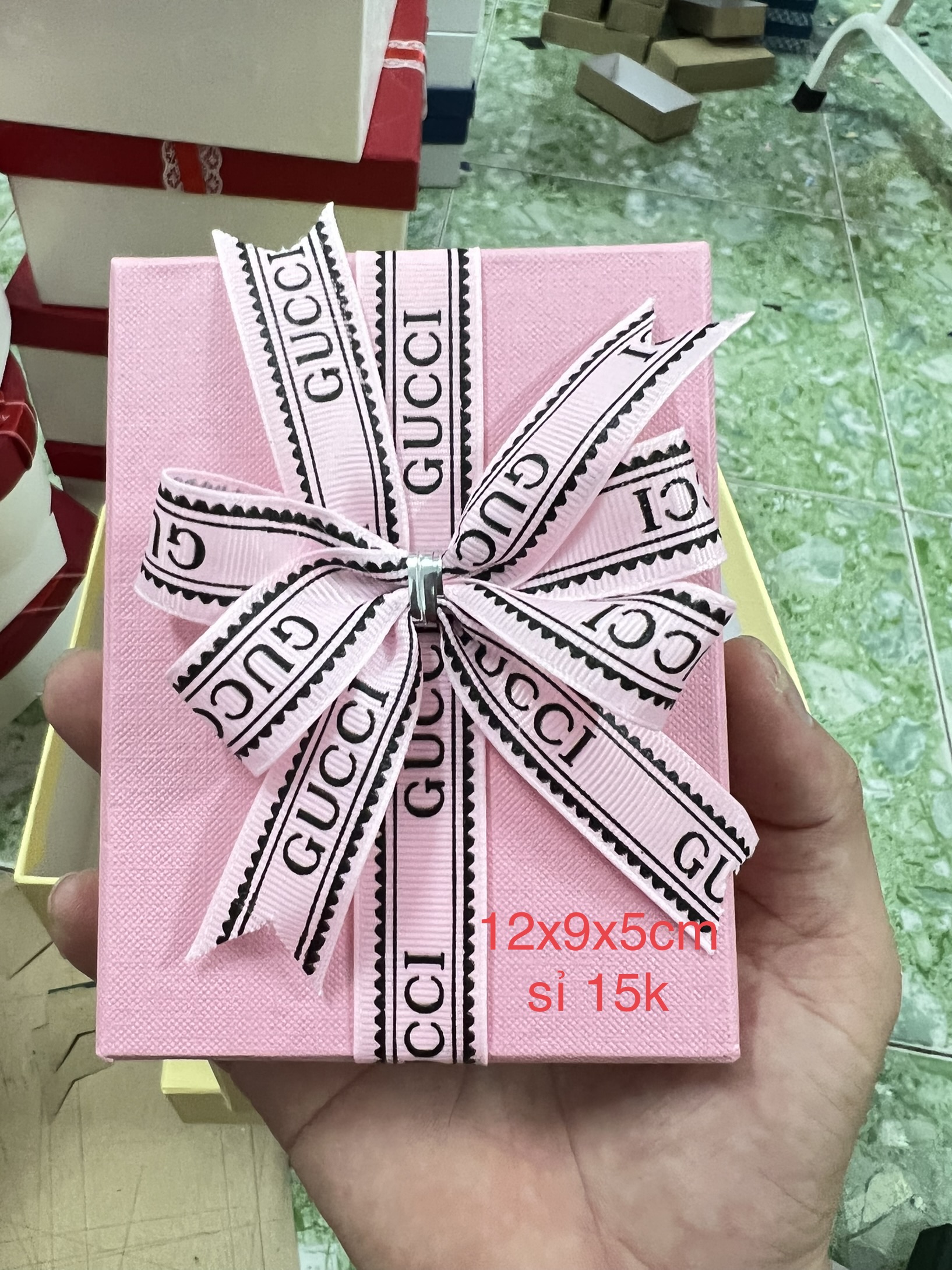 Hộp quà xinh xắn, 12x9 cao 5cm