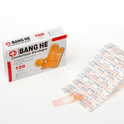 Hộp 100 miếng dán y tế urgo đủ kích cỡ cần thiết cho tủ y tế mọi gia đình