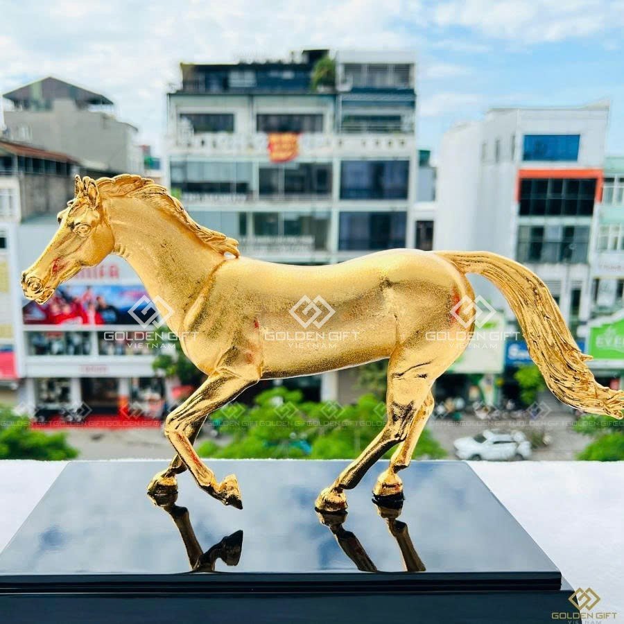 TƯỢNG NGỰA VÀNG AN NHIÊN