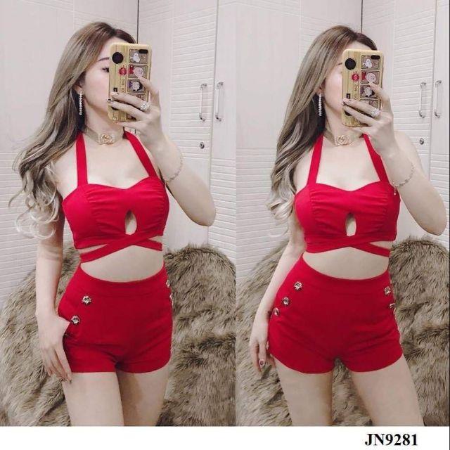 Sét ngắn khoét ngực sexy