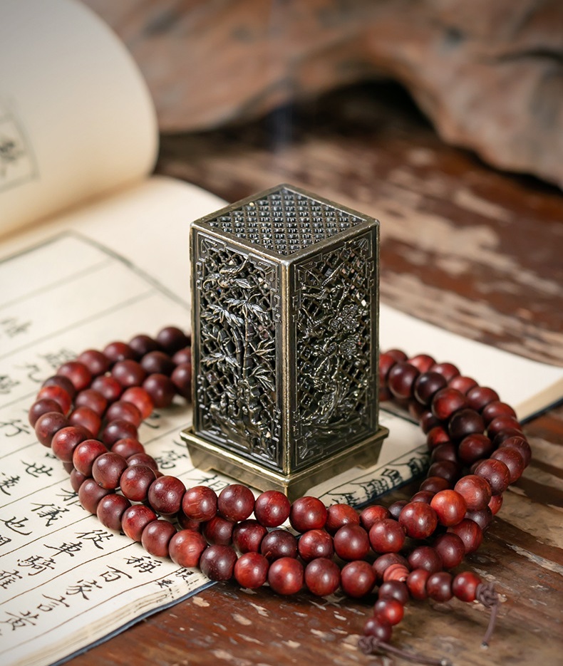 Lư Xông Trầm Trụ Hợp Kim Nhỏ Gọn – Đốt Nụ Trầm, Bột Trầm, Họa Tiết Tứ Quý Phong Thủy