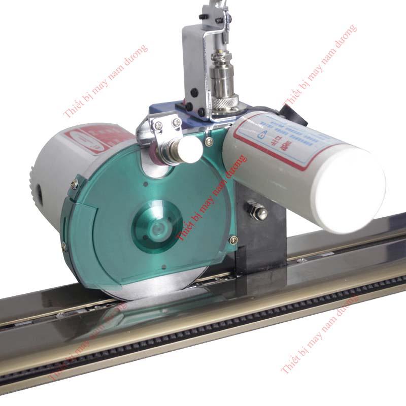 Máy cắt vải đầu bàn tự động > Máy cắt vải đầu bàn tự động nâng hạ