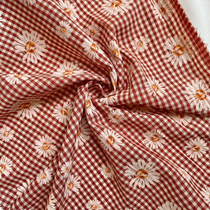Vải Thô Cotton Pha Đỏ Hoa Cúc Sơn Khổ 1m46 - Không Co Giãn - May Đầm, Áo Kiểu, Đồ Bộ, Đồ Trẻ Em