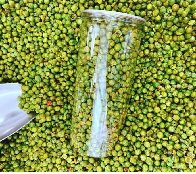 ĐẬU HÀ LAN TỎI ỚT TÂN LỘC PHÁT COMBO 2 HŨ - MỖI HŨ 300G
