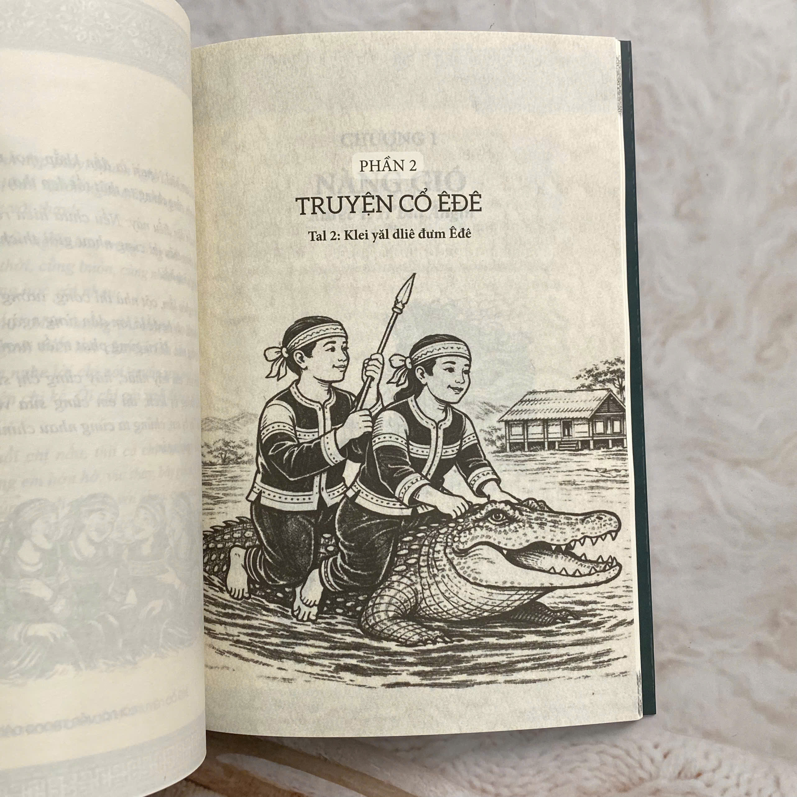 COMBO 3 CUỐN: Lời nói vần trong dân ca và truyện cổ Êđê + Từ vựng tiếng Êđê theo chủ đề và ví dụ thực tế + Tự học tiếng Êđê qua các tình huống hội thoại