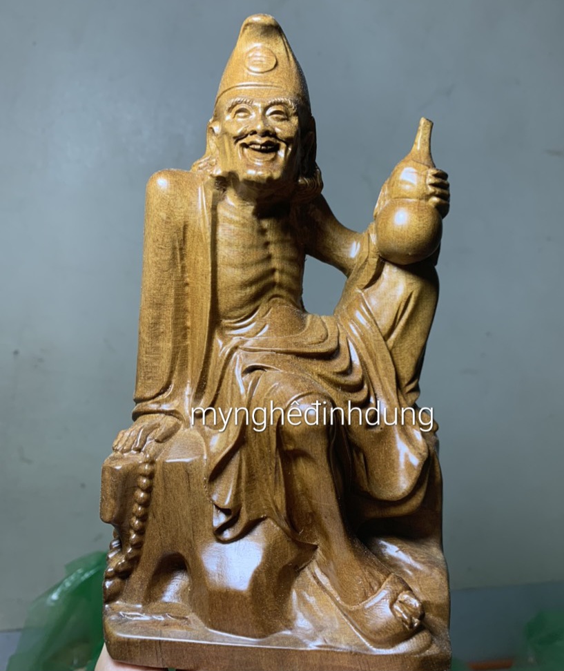 Tượng điêu khắc cụ tế công say bằng gỗ bách xanh thơm nức kt cao 20x11x10cm