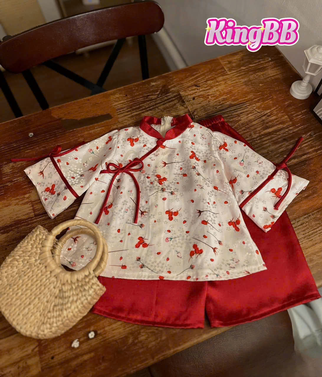 Bộ bà ba pháp phục mẫu Uyển Điệp cho bé gái đi chơi biểu diễn đẹp từ 12-40kg chất gấm lụa mềm mát