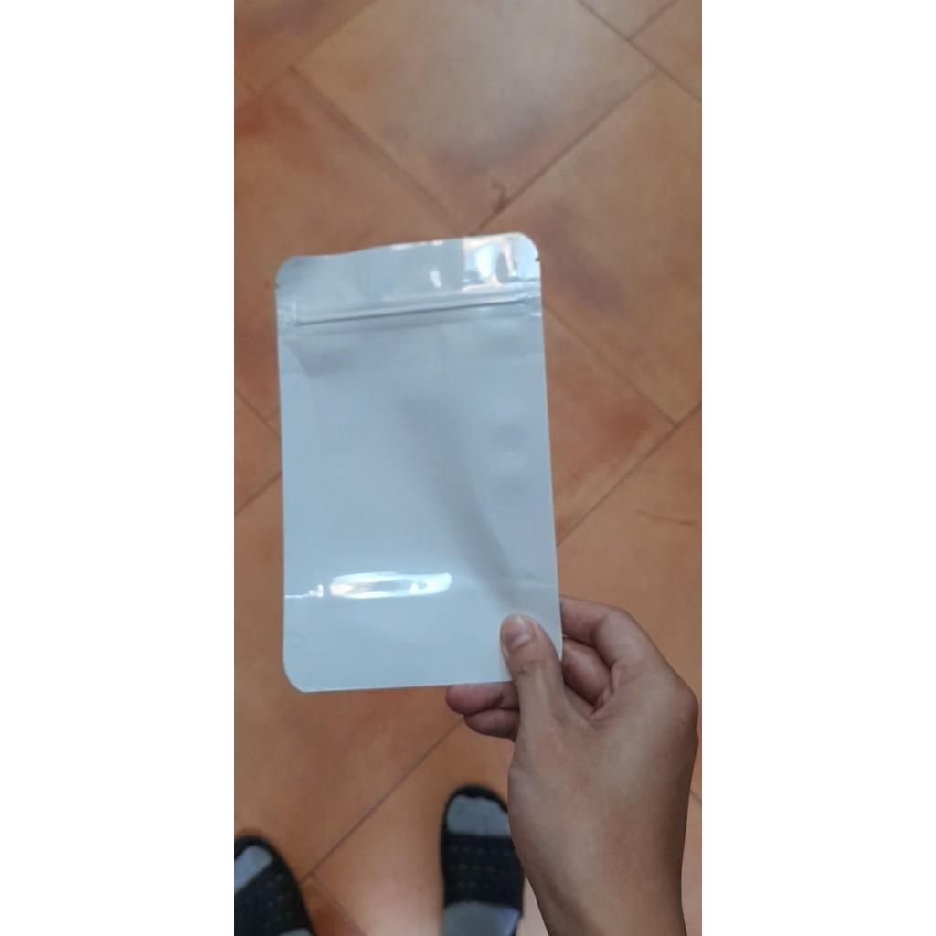 Túi zipper trắng sữa kích cỡ 22x32 số lượng 1kg