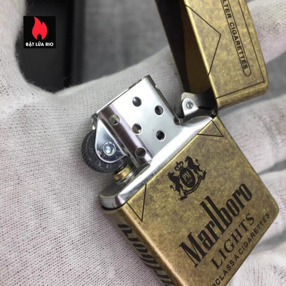 Bật Lửa Zippo Đồng Vàng Giả Cổ 201Fb Khắc Marlboro Light 5 Mặt – Zippo 201Fb.Marl