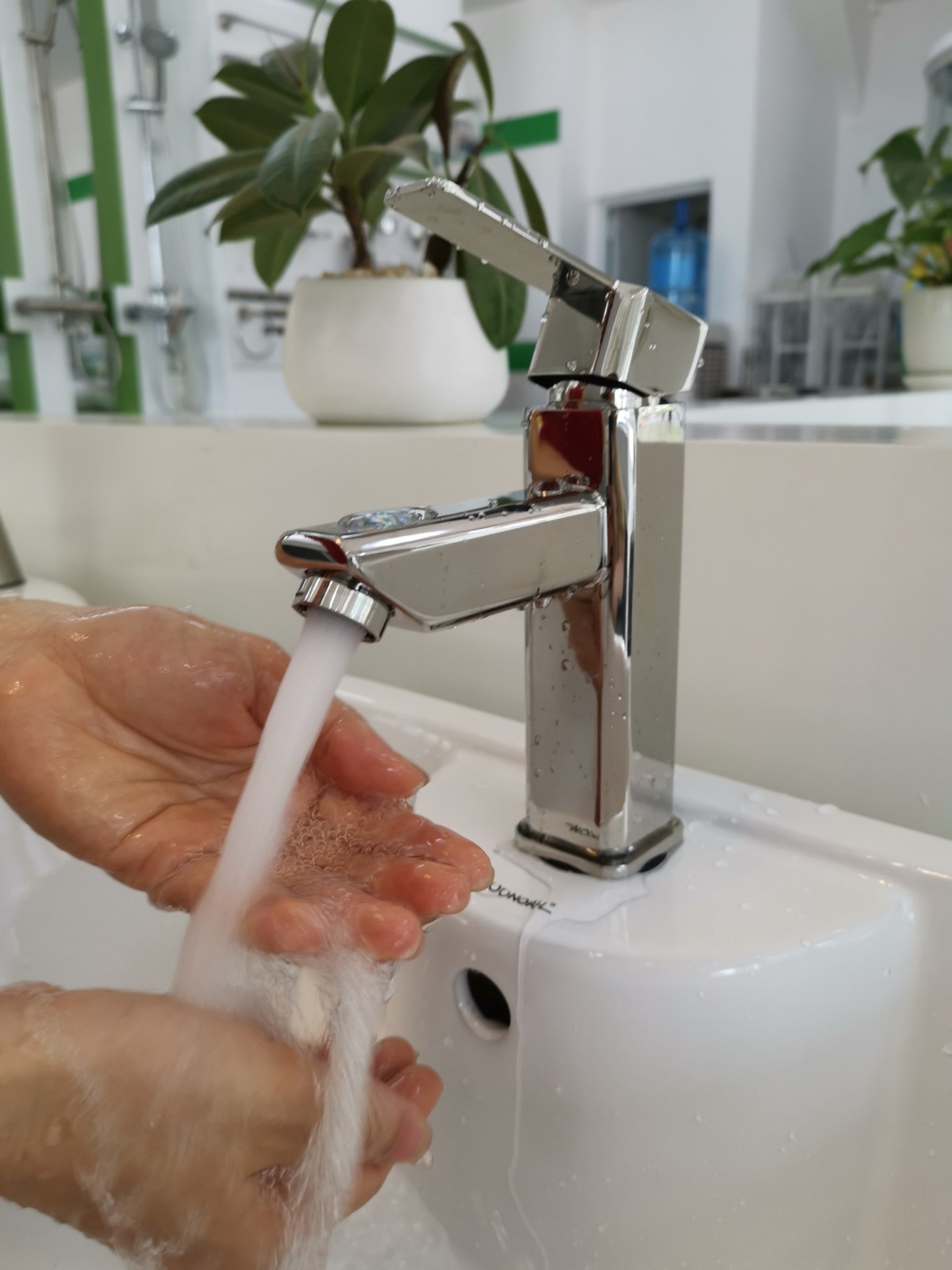 Vòi lavabo nóng lạnh inox 304 cao cấp