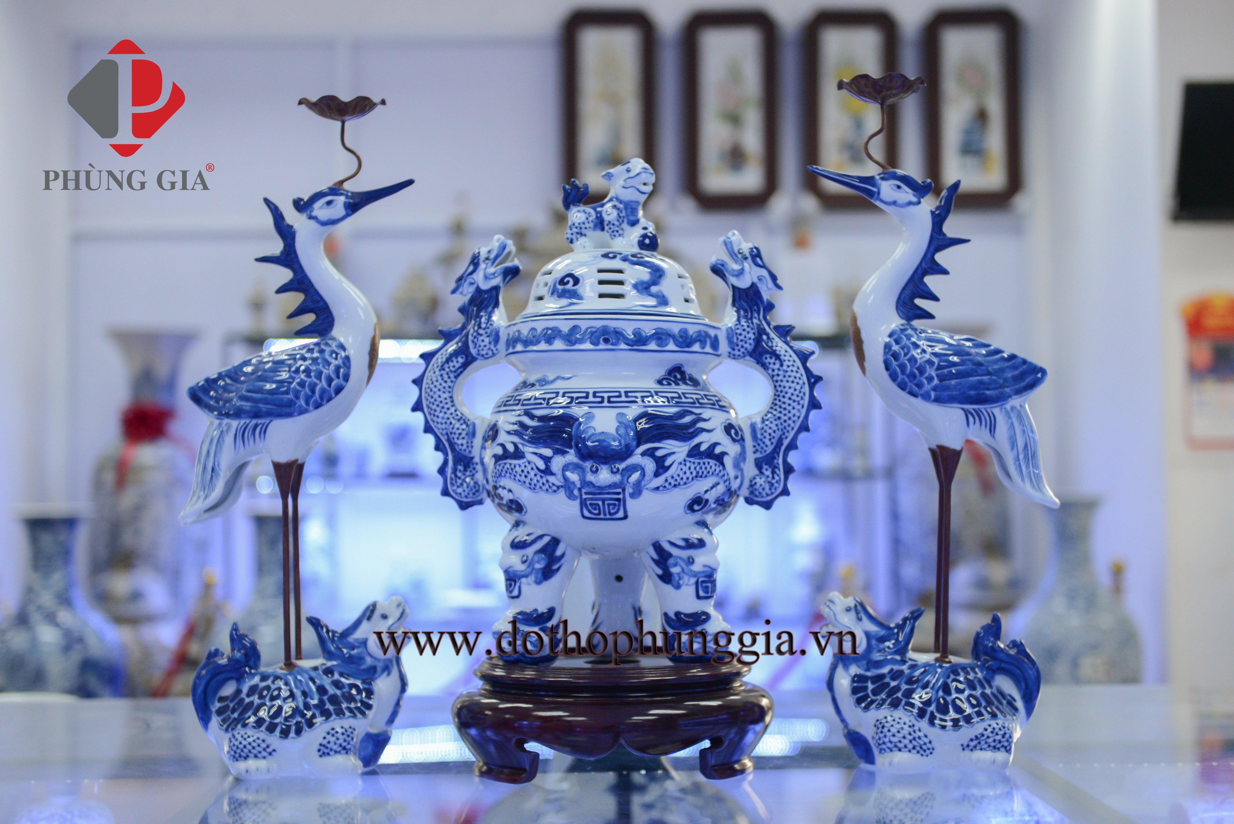 Bộ đỉnh thờ Men Lam Trắng NỔI vẽ hoạ tiết RỒNG