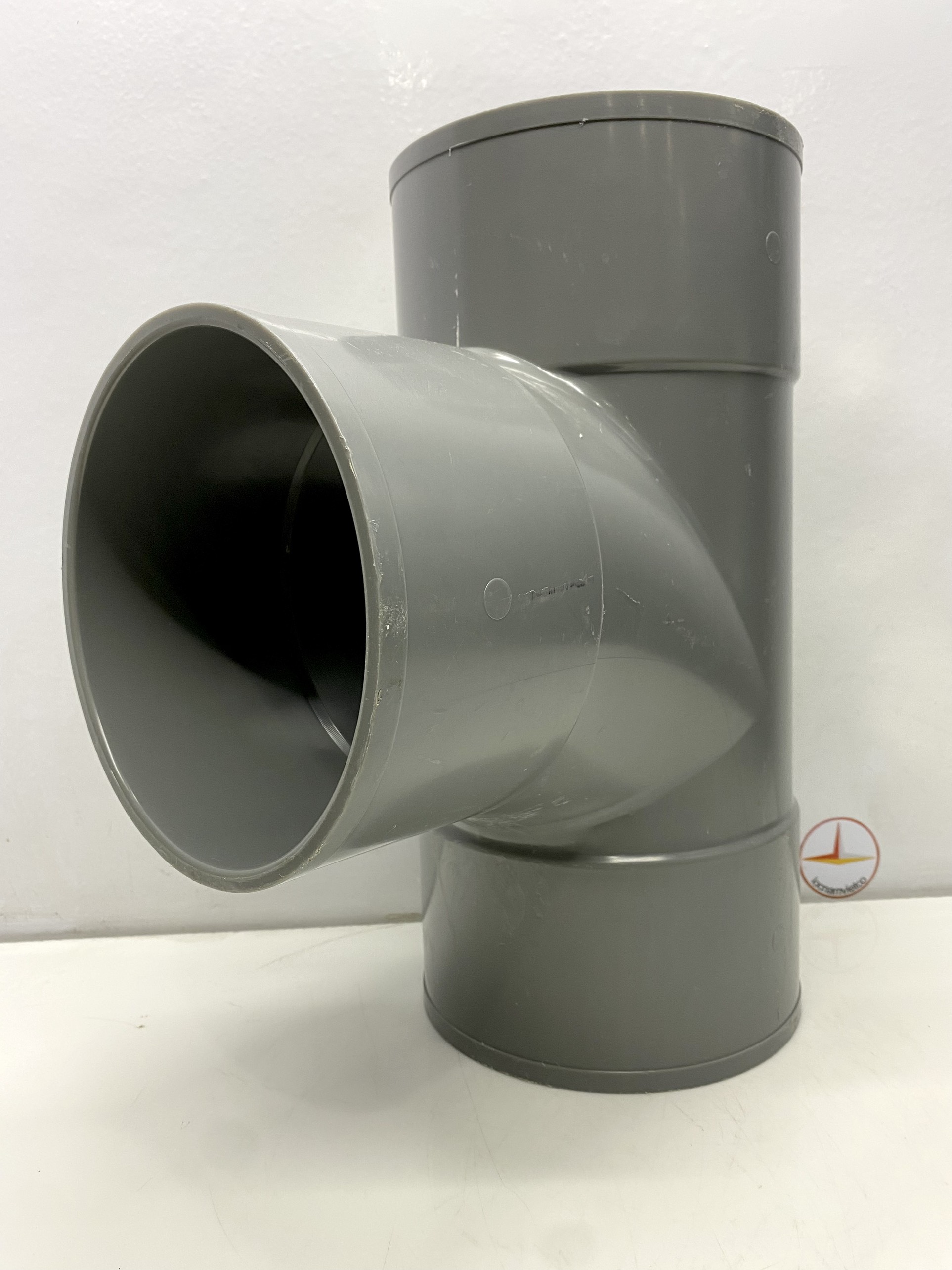 Tê cong 200 nhựa PVC Bình Minh _ TC200