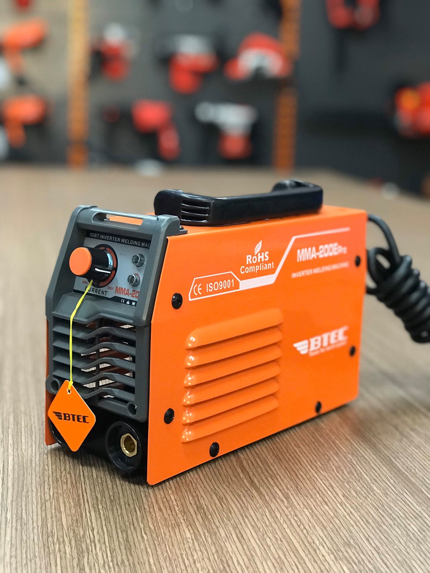 MÁY HÀN QUE ĐIỆN TỬ BTEC MMA 200E PRO - HÀNG CHÍNH HÃNG