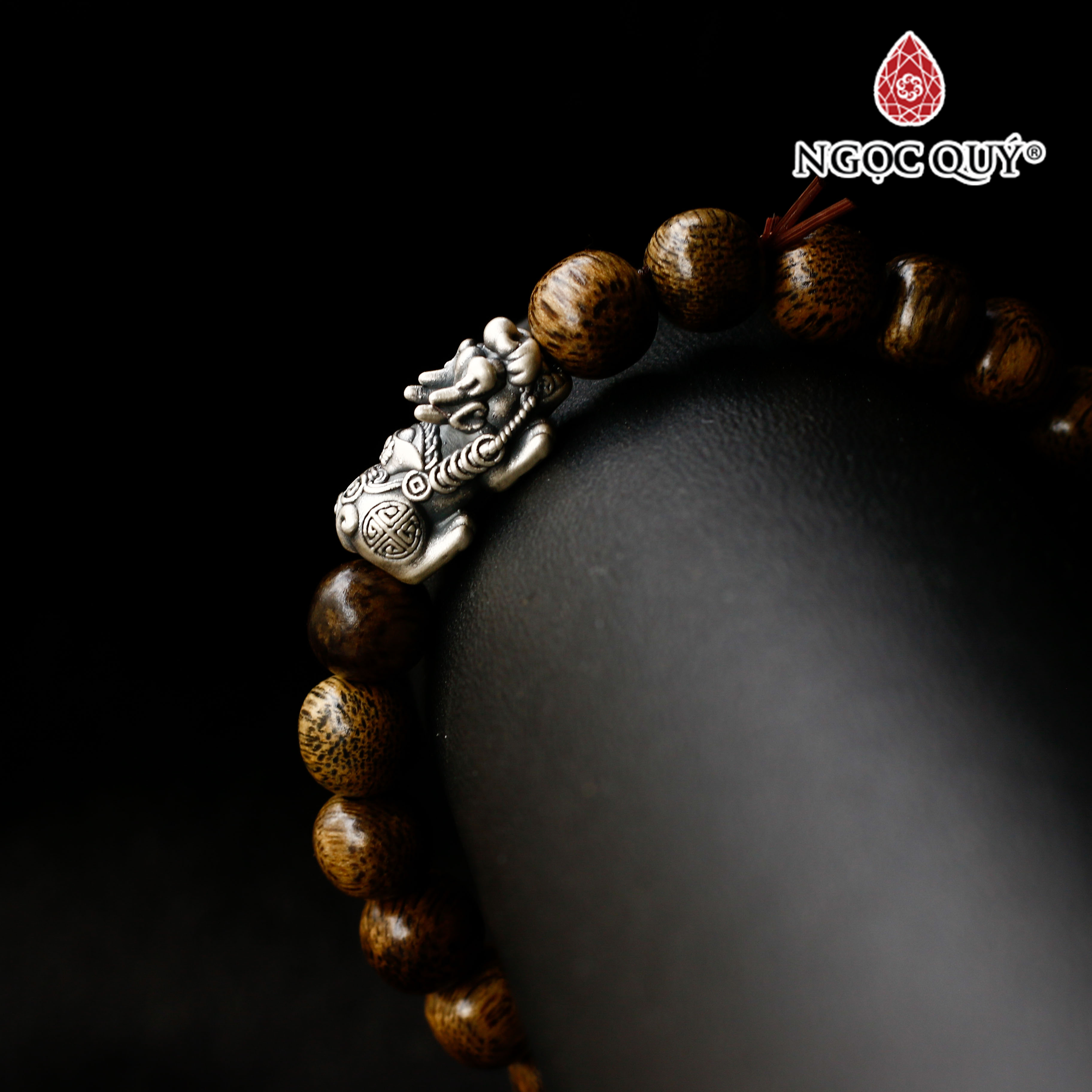 Vòng tay trầm tốc phối charm bạc tỳ hưu hạt 8mm - Ngọc Quý Gemstones