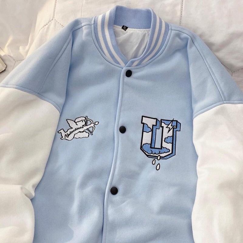 Áo khoác nỉ bomber unisex chất dày cúc bấm thêu chữ UNDERTRAP Áo Khoác Varsity Unisex Cúc Bấm Thêu Nổi Chữ U Chất Nỉ