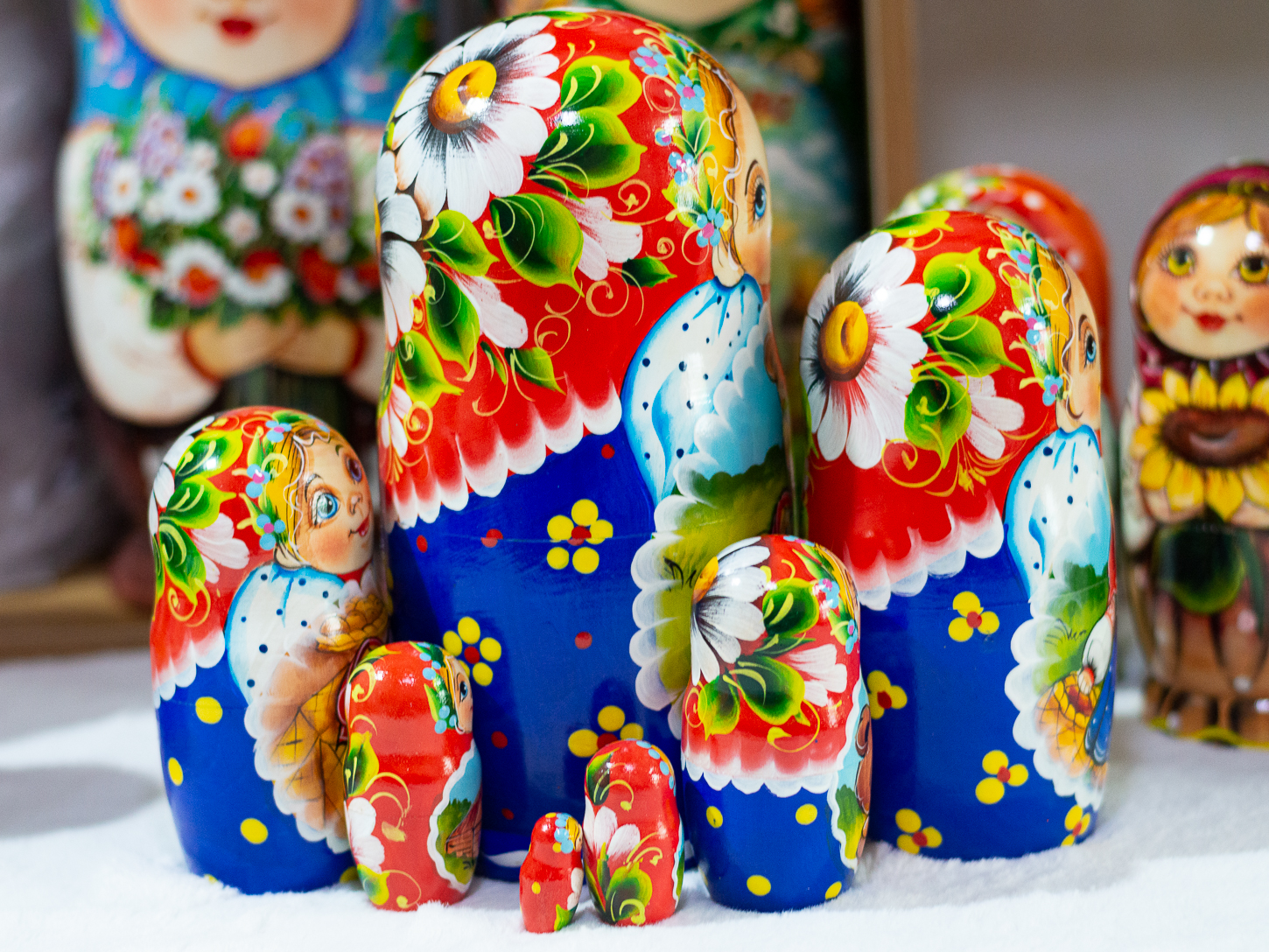 BỘ BÚP BÊ NGA MATRYOSHKA 7 LỚP 22CM HOA VĂN "MISA VÀ GẤU NÂU" RẤT ĐẸP VÀ DỄ THƯƠNG