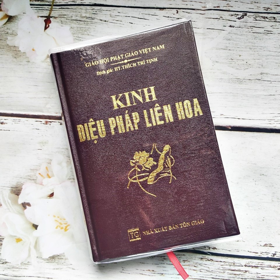 Kinh DIệu Pháp Liên Hoa (Bìa da, gáy tròn)