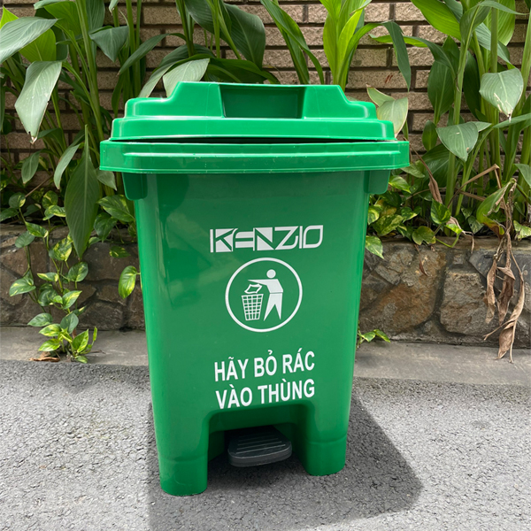 Thùng rác nhựa KENZIO 60 lít CHÂN ĐẠP