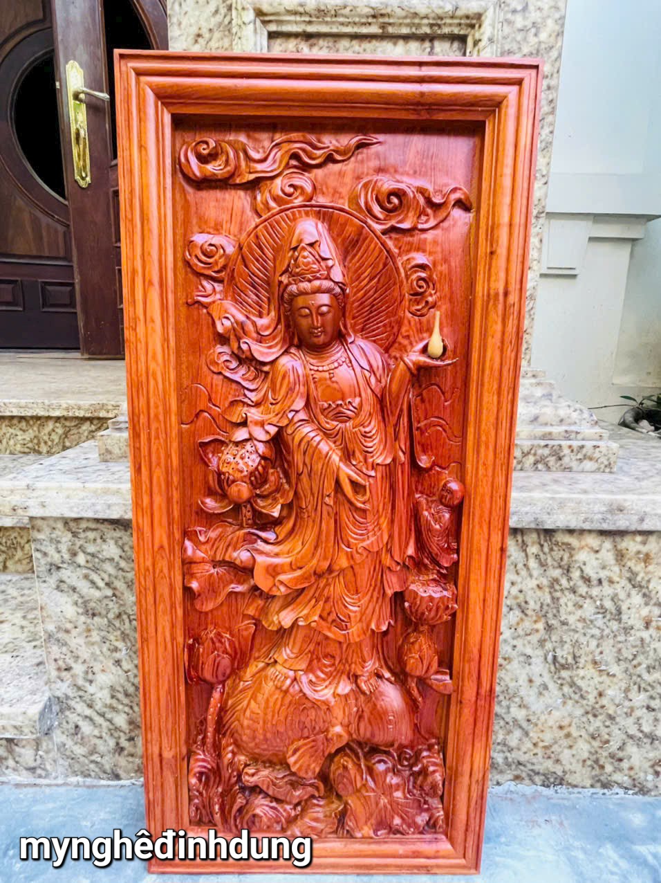 Tranh phật mẹ quan âm bồ tát bằng gỗ hương đá  đẹp long lanh kt 39x84x4cm