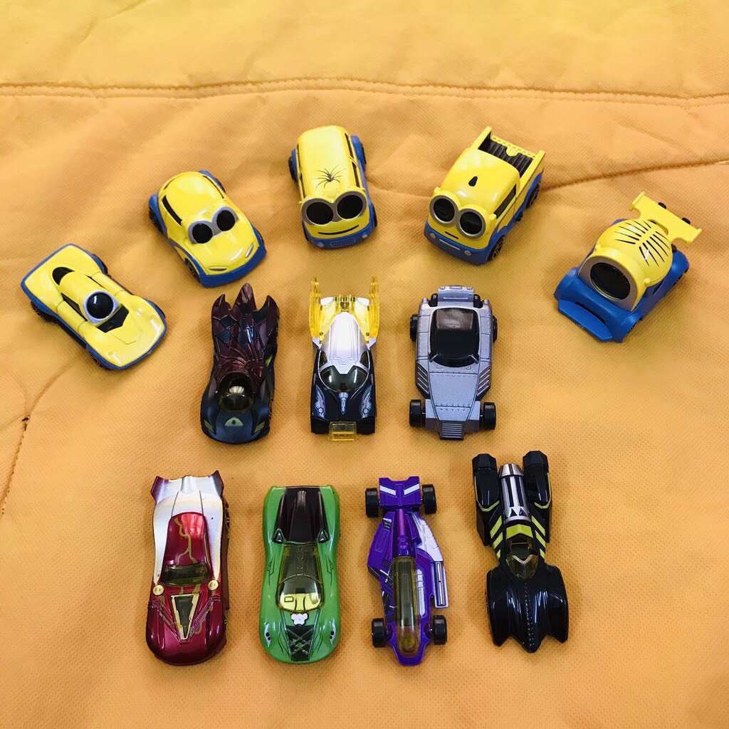 Xe ô tô đồ chơi trẻ em mô hình Minion bằng sắt ngộ nghĩnh cho bé, Set 12 xe Minion cho bé