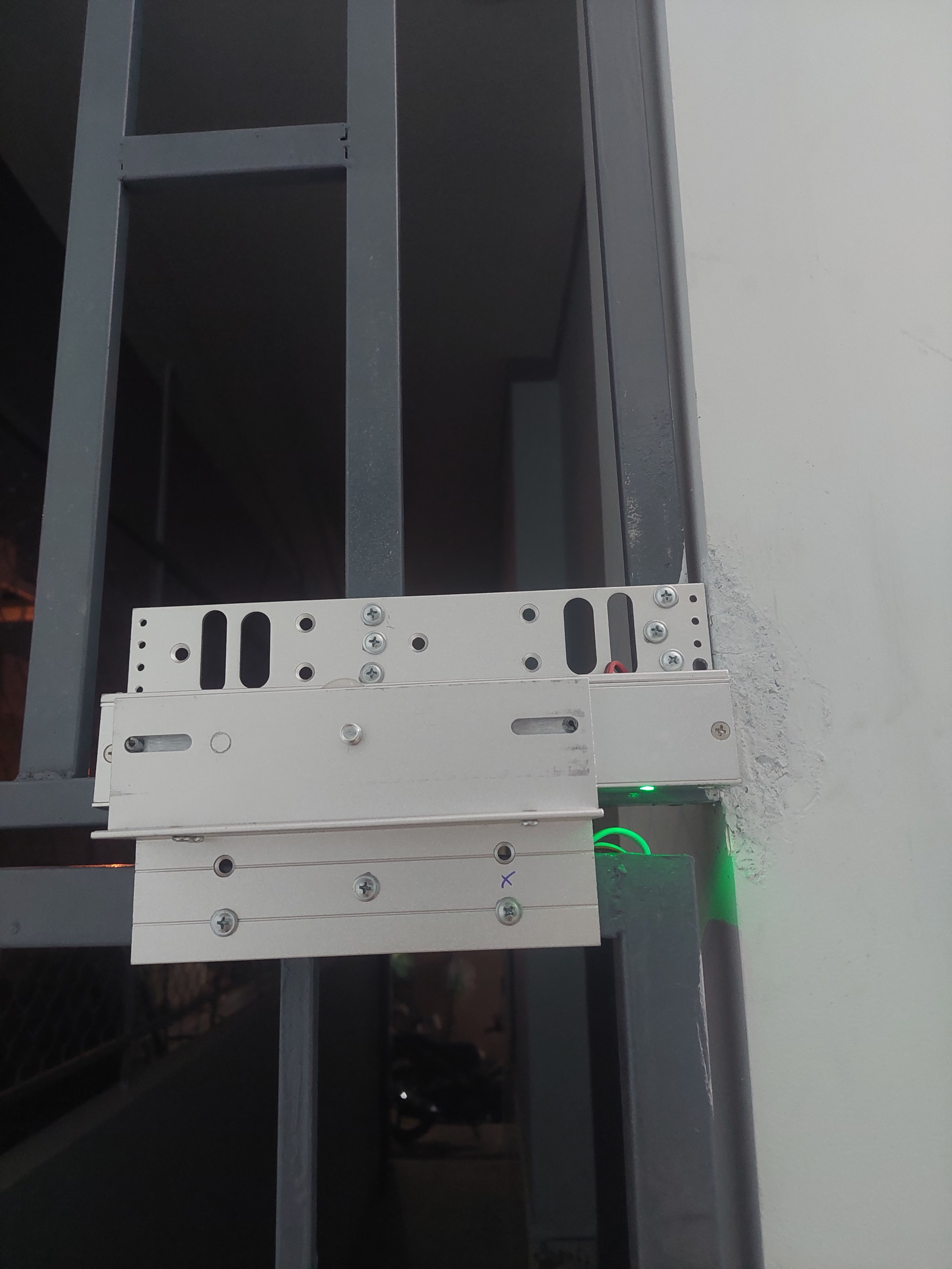 Bộ khóa cửa quản lý trên điện thoại HF3 wifi kết hợp 2 loại khóa - Chuông báo động quên đóng cửa ( Hàng nhập khẩu)