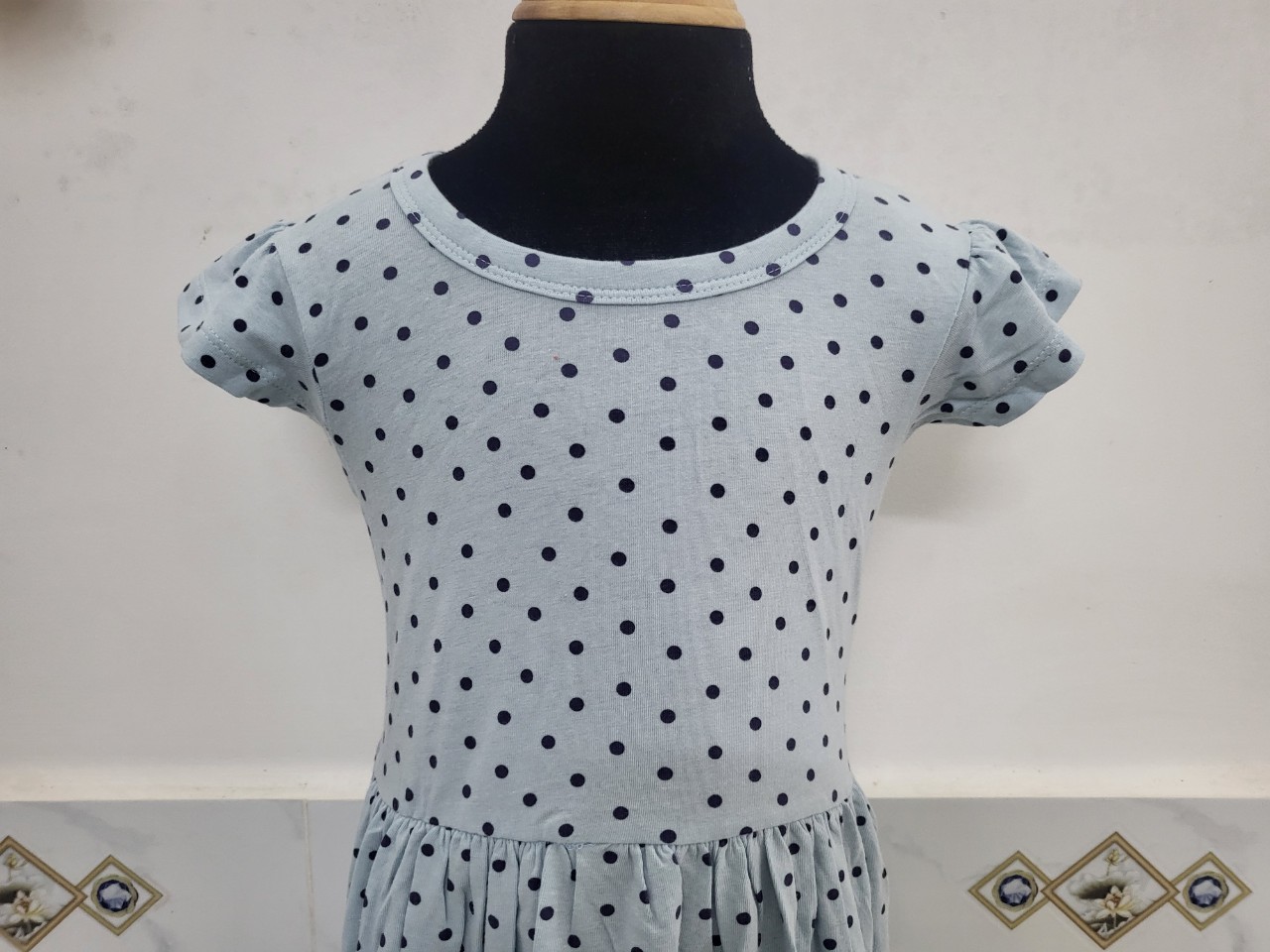 ĐẦM BÉ GÁI TÙNG XÒE TAY NHÍ XANH THIÊN THANH BI ĐEN