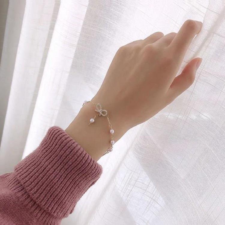 Vòng Đeo Tay Đính Ngọc Trai Xinh Xắn Dành Cho Nữ